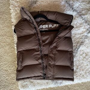 Aritzia Superpuff vest 🐻🤎